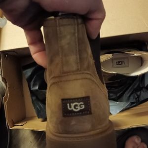 Size 6 ugg boots unisex